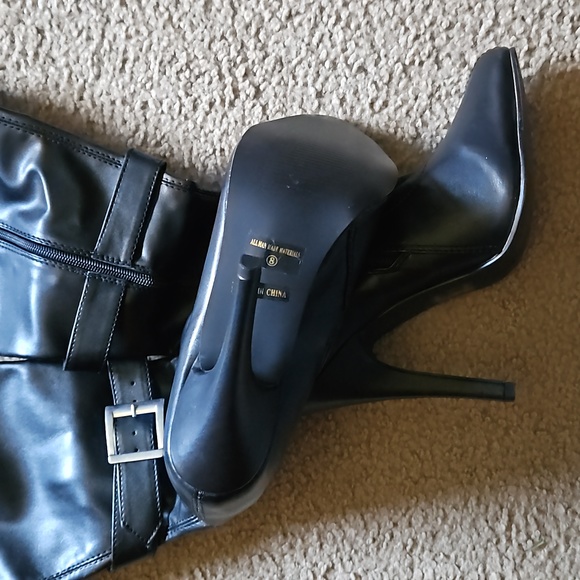 Black thigh high boots size 8 * SOLD* - Picture 3 of 3